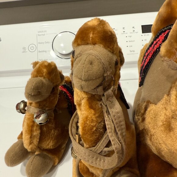 3 Vintage Plush Camels from Dubai - Picture 15 of 17